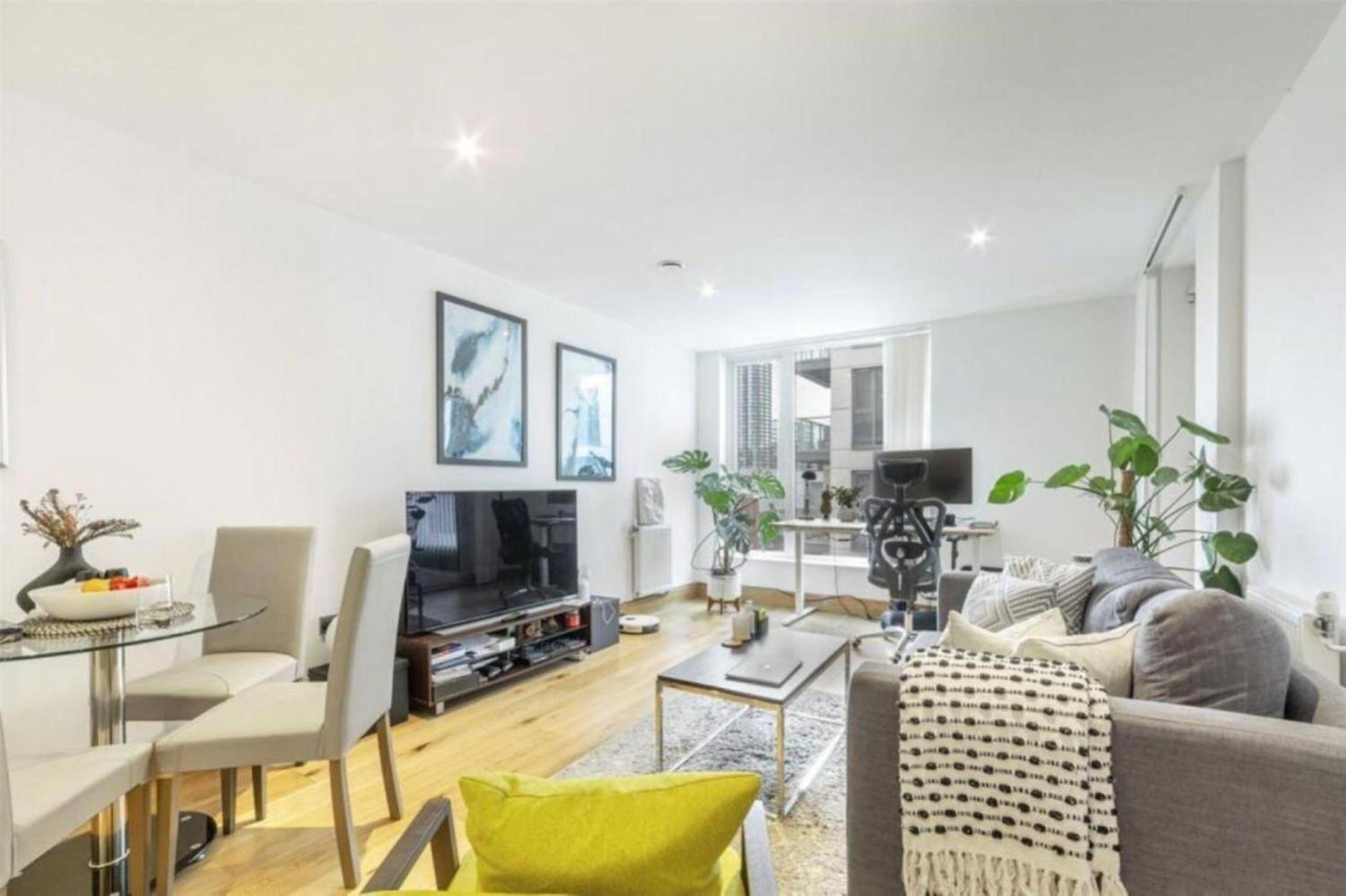 Beautiful Modern 2 Bedroom With Balcony Appartamento